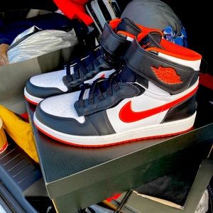 NEW Air Jordan High FlyEase - Size 10.5 US